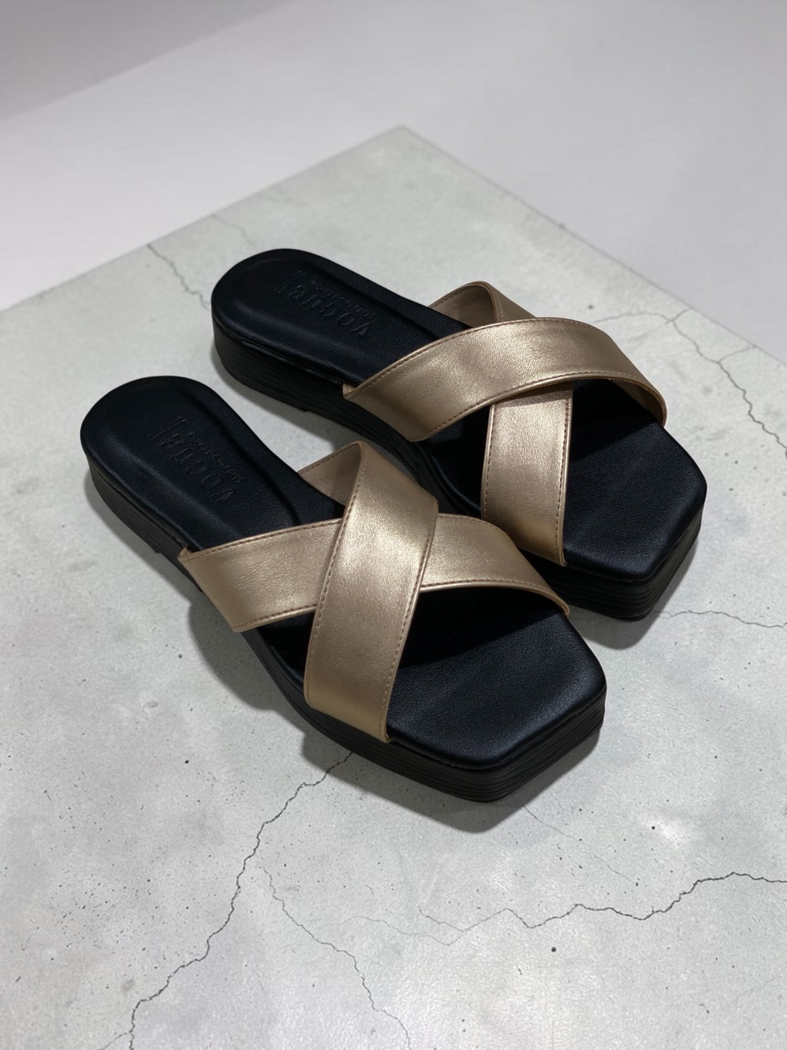 Champagne Cross Wedge Slider