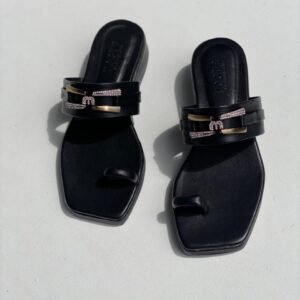 M detailed stoned buckle toe ring wedge