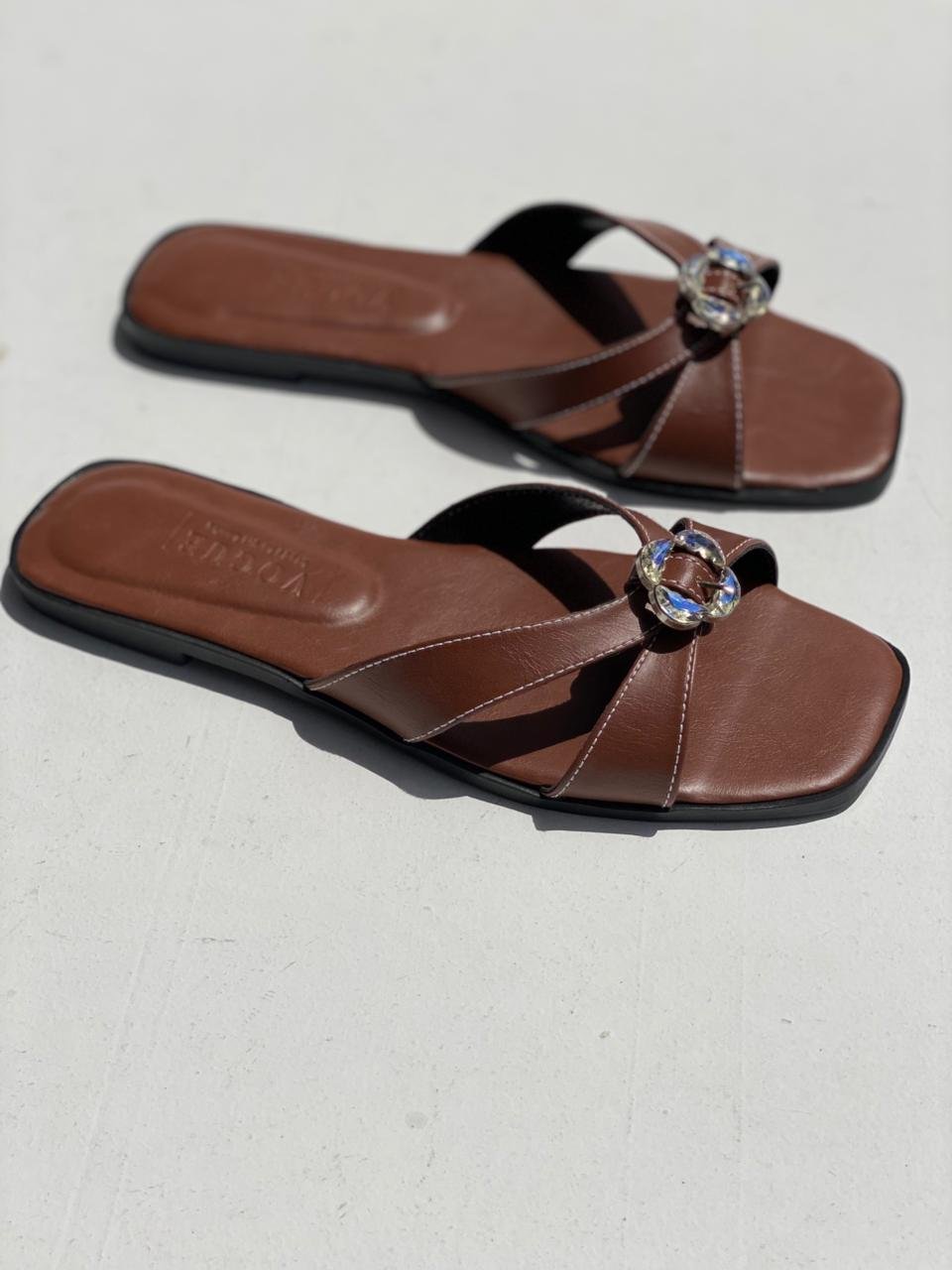 Dark brown lily slides