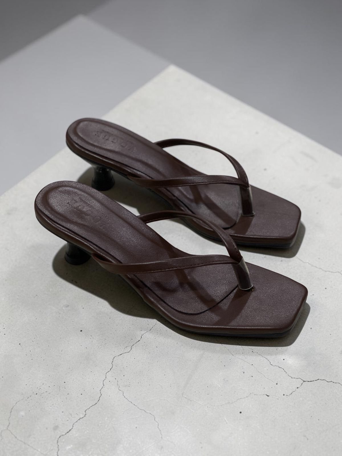 Flip flop dark coffee Heel